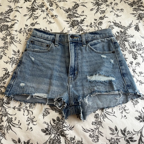 Abercrombie high rise jean short 24 - Picture 2 of 4